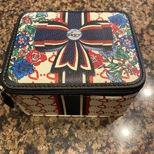 Jewelry travel box